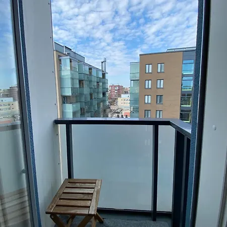 Tikkurila Neilikka - Near Airport Apartment *